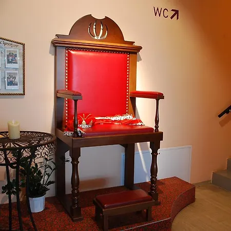 凯瑟拉斯特酒店 2* 施托克劳