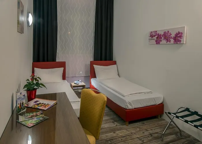 凯瑟拉斯特酒店 酒店 施托克劳