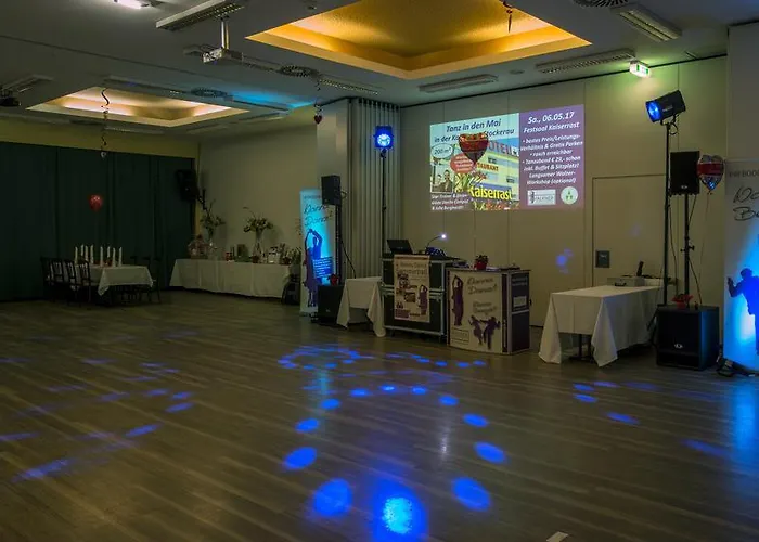 凯瑟拉斯特酒店 2* 施托克劳